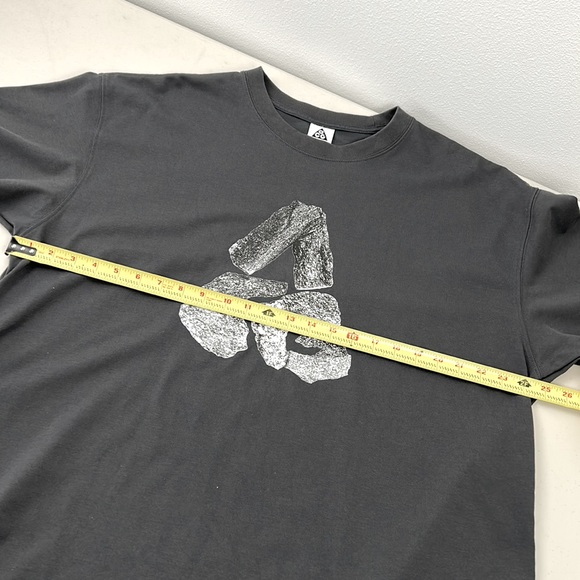 Nike ACG Monolithic short sleeved t-shirt Anthracite recycled & organic fibers - Picture 7 of 8